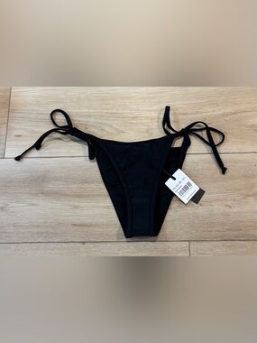 kendall and kylie bikini bottom black solid new with tags $120 small s
